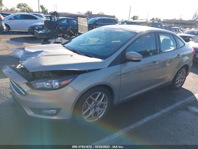 Ford FOCUS SE 2015 1FADP3F26FL320024 Image 2