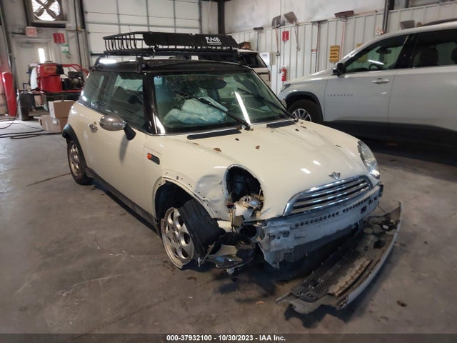 2005 MINI COOPER WMWRC33455TC56798 Photo 0
