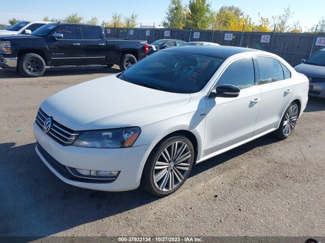 1VWBS7A32FC044073 Volkswagen Passat 1.8t Sport