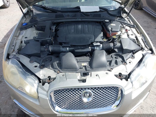 2010 JAGUAR XF SAJWA0GB7ALR55071 Photo 9
