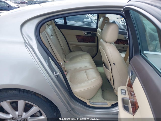 2010 JAGUAR XF SAJWA0GB7ALR55071 Photo 7