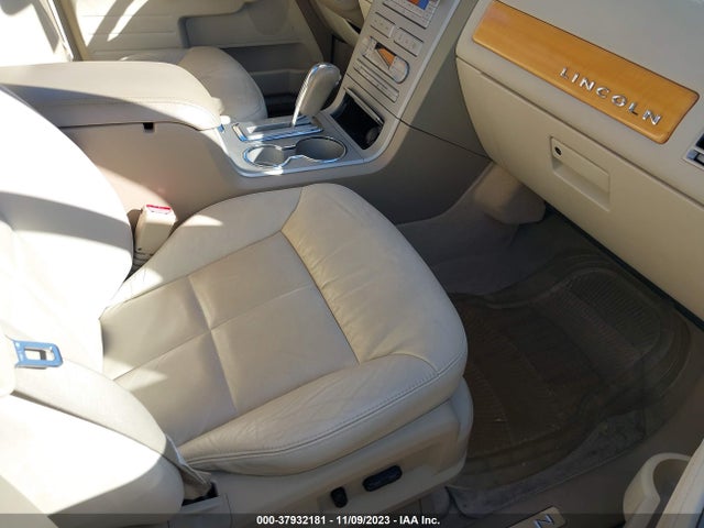 2007 LINCOLN MKX VIN: 2LMDU68C27BJ33164