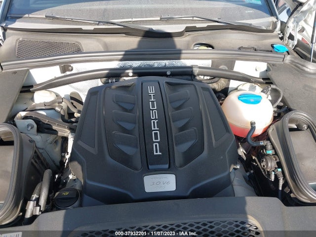 2017 PORSCHE MACAN WP1AG2A53HLB55317 Photo 9
