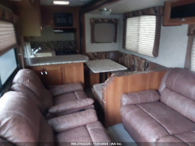 2017 AVENGER PRIME TIME 28RKS VIN: 5ZT2AVTB4HB913570