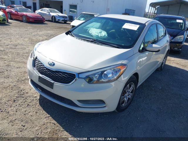 KNAFK4A63E5215457 KIA FORTE LX