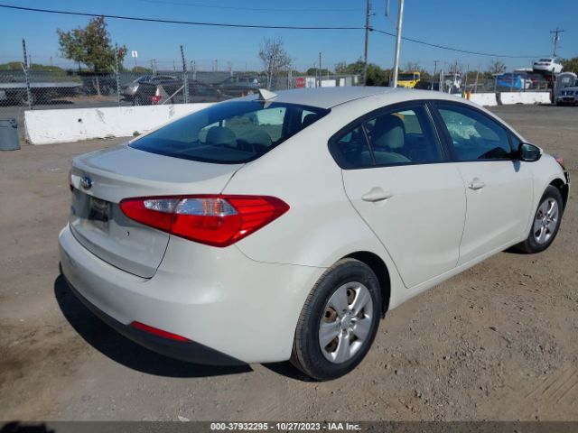 KNAFK4A63E5215457 KIA FORTE LX
