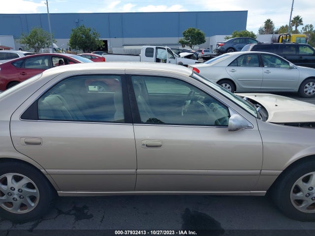 2000 TOYOTA CAMRY LE/XLE VIN: JT2BF22K3Y0277182