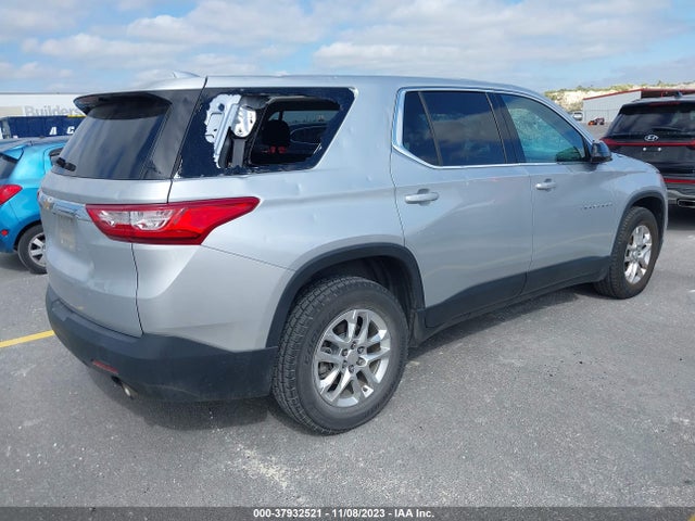Chevrolet Traverse Ls 2019 1GNERFKW9KJ223299 Image 4