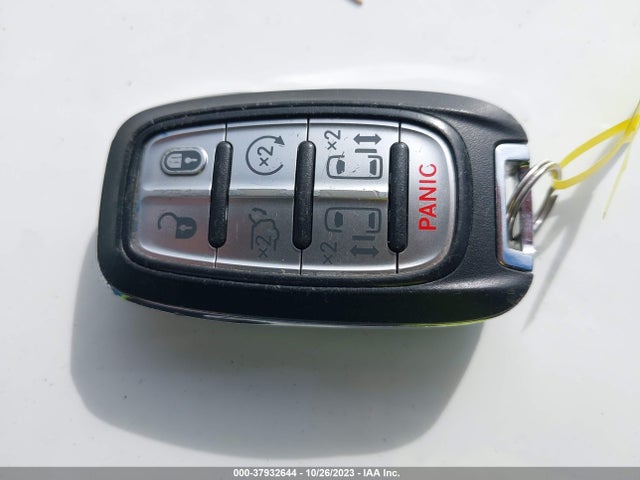 2C4RC1DG7LR260756 Chrysler Voyager Lxi