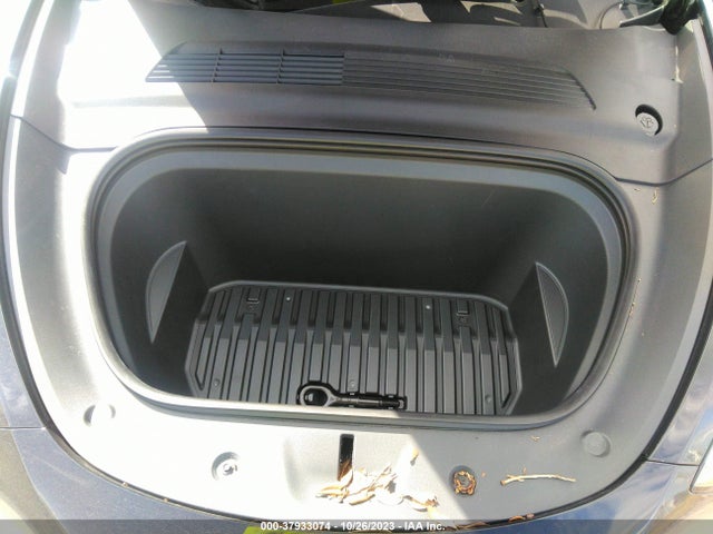 5YJYGDEE9LF027164 Tesla Model Y Long Range