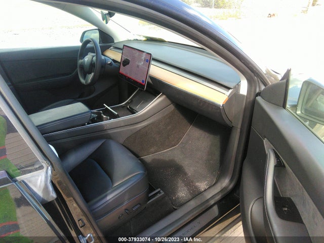 5YJYGDEE9LF027164 Tesla Model Y Long Range