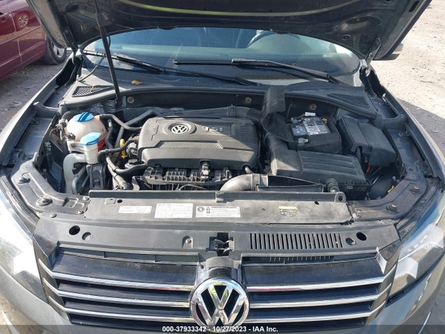 1VWAT7A39FC048517 Volkswagen Passat 1.8t Wolfsburg Edition