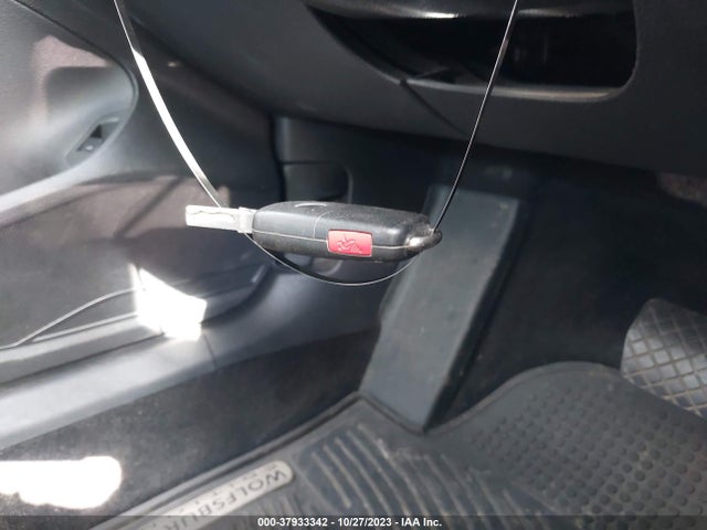 1VWAT7A39FC048517 Volkswagen Passat 1.8t Wolfsburg Edition