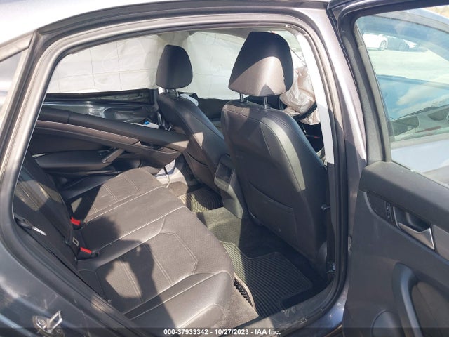 1VWAT7A39FC048517 Volkswagen Passat 1.8t Wolfsburg Edition