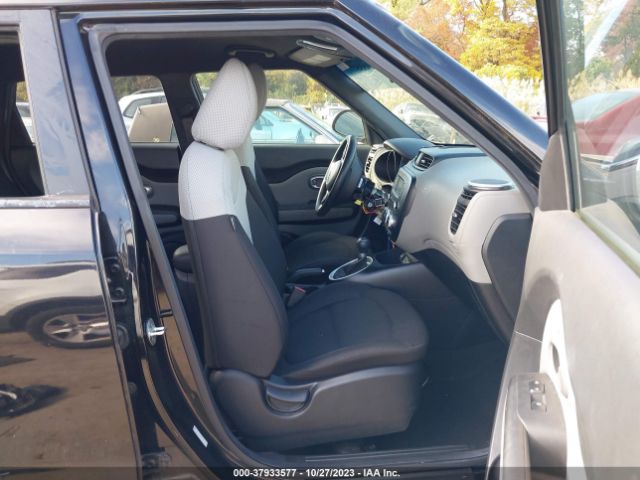 KNDJN2A23G7379188 KIA Soul Base