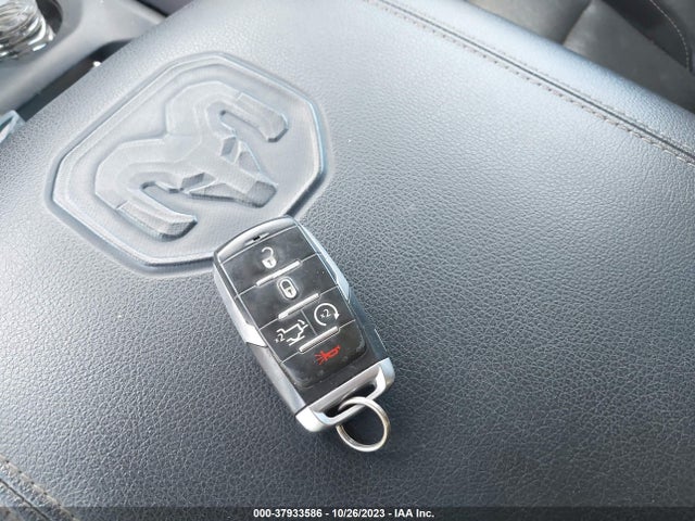 RAM 1500 Laramie 2019 1C6RREJG2KN821703 Image 11