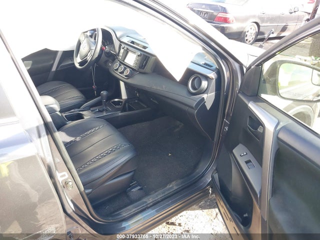 Toyota RAV4 LE 2017 JTMZFREV9HJ719512 Image 5