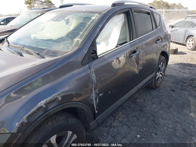 Toyota RAV4 LE 2017 JTMZFREV9HJ719512 Image 6