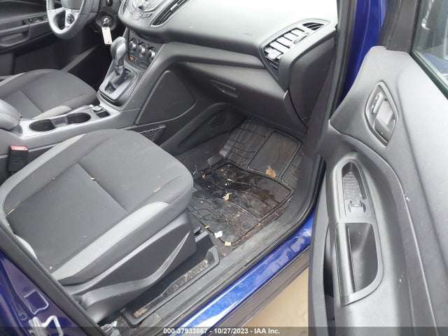 37933867 :رقم المزاد ، 1FMCU0F70GUA50417 vin ، 2016 Ford Escape S مزاد بيع