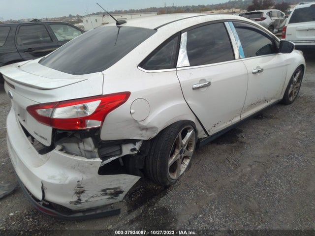 Ford Focus Titanium 2014 1FADP3J28EL243484 Image 12