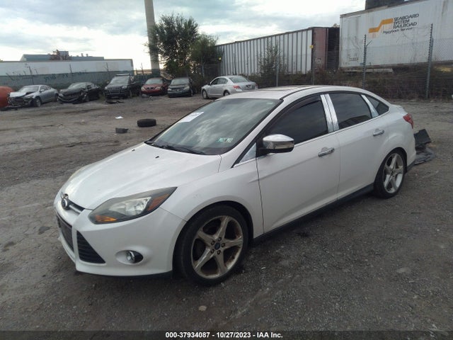 Ford Focus Titanium 2014 1FADP3J28EL243484 Image 2