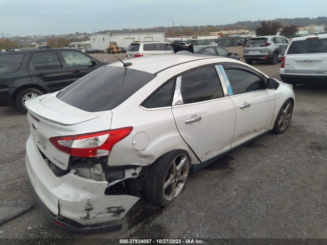 Ford Focus Titanium 2014 1FADP3J28EL243484 Image 4