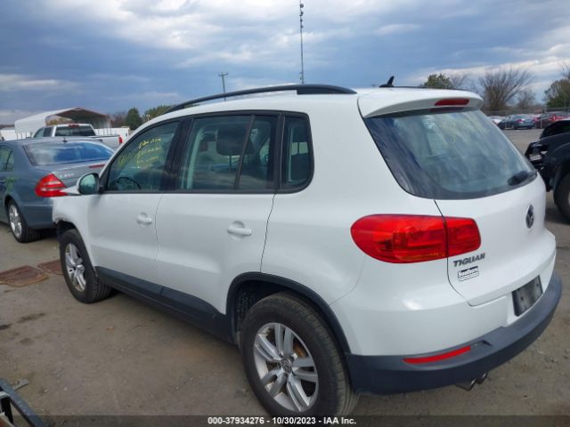 2016 VOLKSWAGEN TIGUAN WVGAV7AX6GW006365 Photo 2