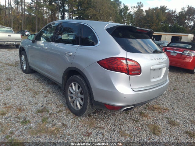 2011 PORSCHE CAYENNE WP1AA2A22BLA09652 Photo 2