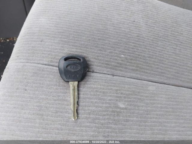 KNDMG4C79E6592855 KIA SEDONA LX