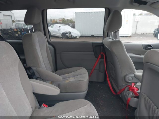 KNDMG4C79E6592855 KIA SEDONA LX