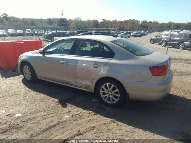 3VWD07AJ9EM218585 Volkswagen Jetta Sedan Se W/connectivity/sunroof