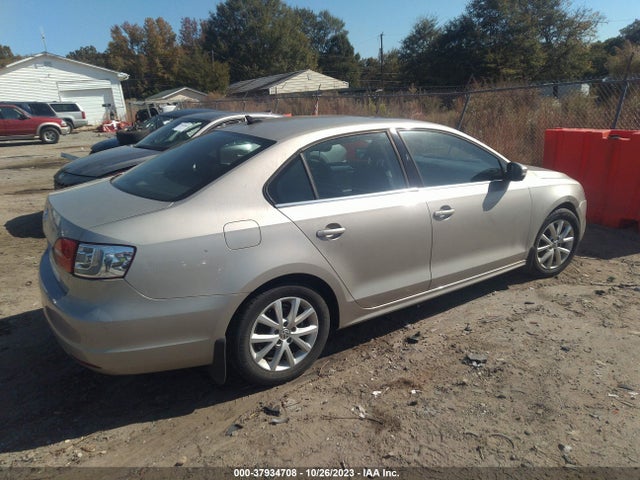 3VWD07AJ9EM218585 Volkswagen Jetta Sedan Se W/connectivity/sunroof