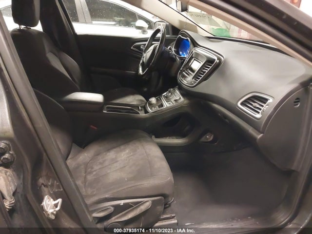 Chrysler 200 Limited 2015 1C3CCCAB8FN666657 Image 5