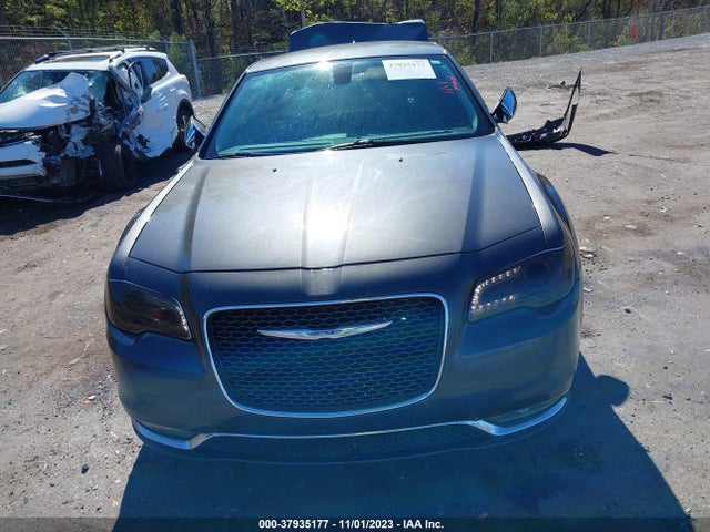 Chrysler 300 Limited 2018 2C3CCAEG1JH140172 Image 13