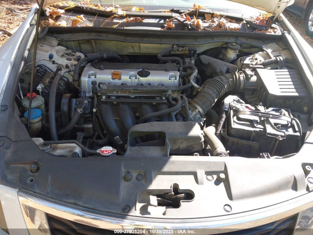 2010 HONDA ACCORD 2.4 LX VIN: 1HGCP2F30AA077261