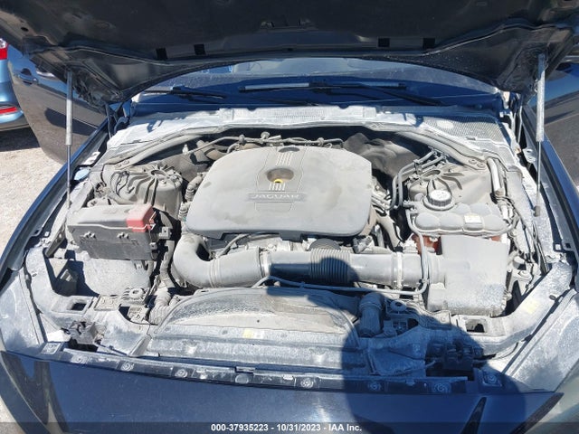 2017 JAGUAR XE SAJAR4BG0HA951527 Photo 9