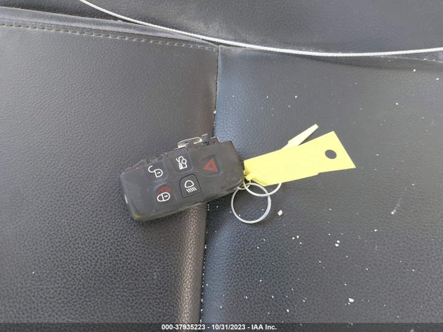 2017 JAGUAR XE SAJAR4BG0HA951527 Photo 10