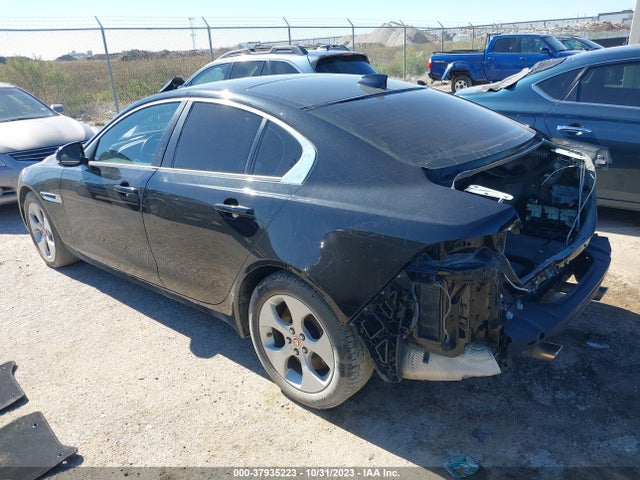 2017 JAGUAR XE SAJAR4BG0HA951527 Photo 2