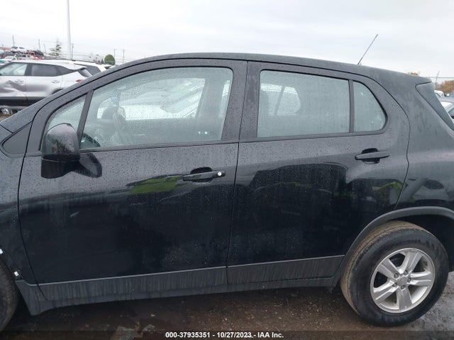 Chevrolet TRAX LS 2019 3GNCJKSB2KL188523 Image 14