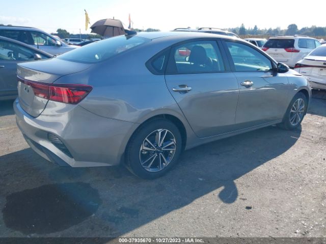 3KPF24AD1PE646758 KIA Forte Lxs