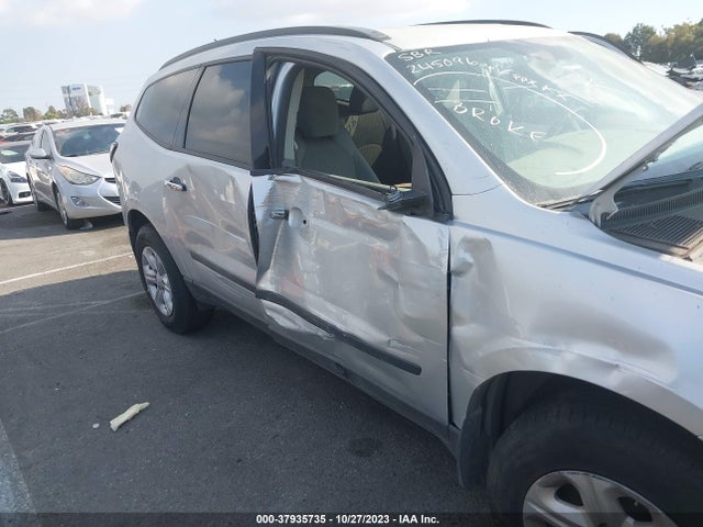 Chevrolet Traverse Ls 2017 1GNKRFKD3HJ245096 Image 6