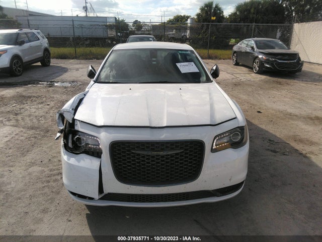 2C3CCAAG2NH241443 Chrysler 300 Touring