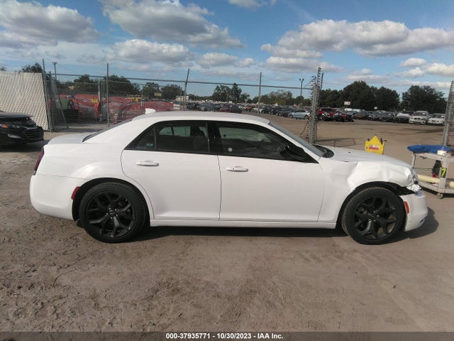 2C3CCAAG2NH241443 Chrysler 300 Touring
