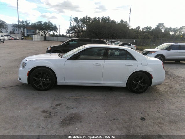 2C3CCAAG2NH241443 Chrysler 300 Touring