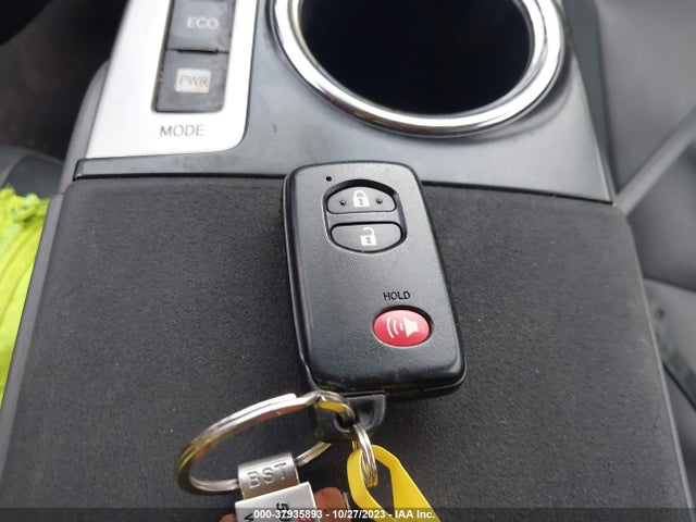 Toyota Prius V Two/three/five 2014 JTDZN3EU6E3322461 Image 11