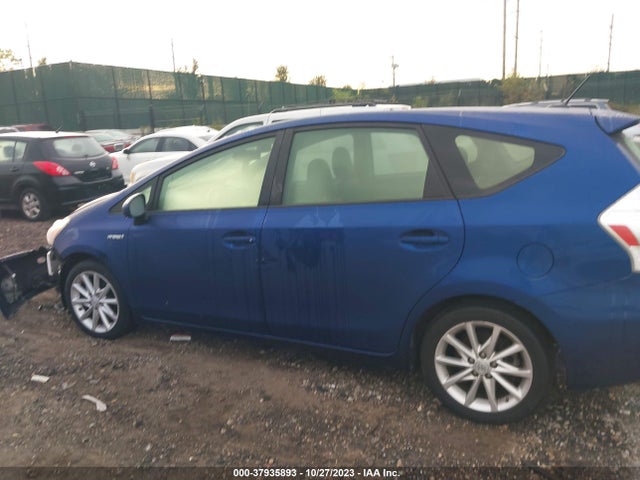 Toyota Prius V Two/three/five 2014 JTDZN3EU6E3322461 Image 14
