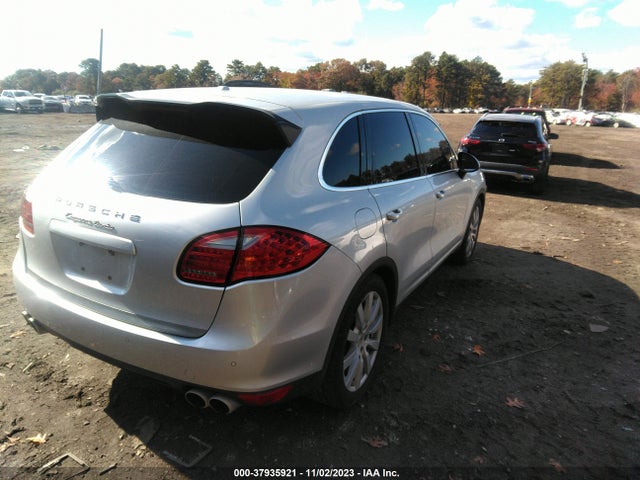 2011 PORSCHE CAYENNE WP1AC2A23BLA81051 Photo 3