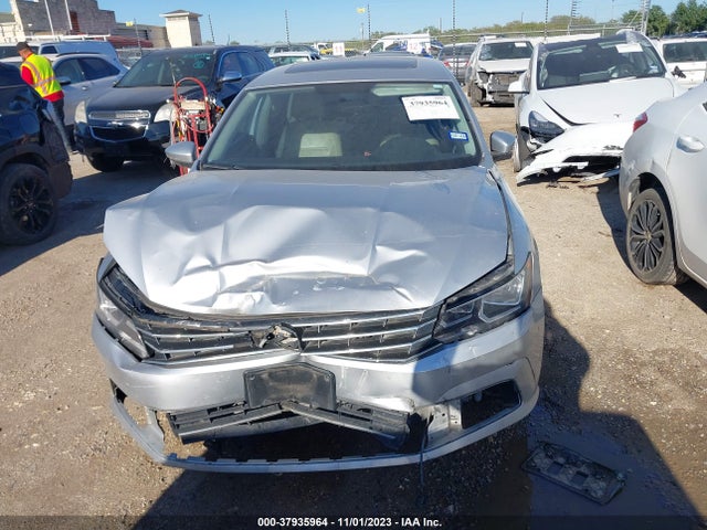 1VWBA7A39JC028786 Volkswagen Passat 2.0t Se