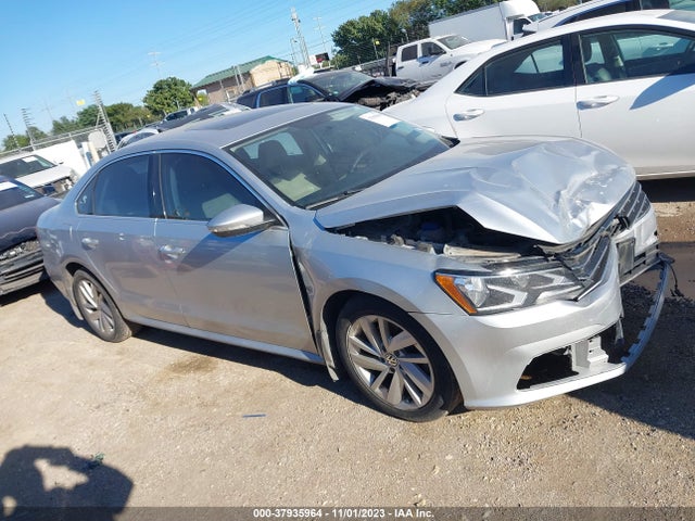 1VWBA7A39JC028786 Volkswagen Passat 2.0t Se