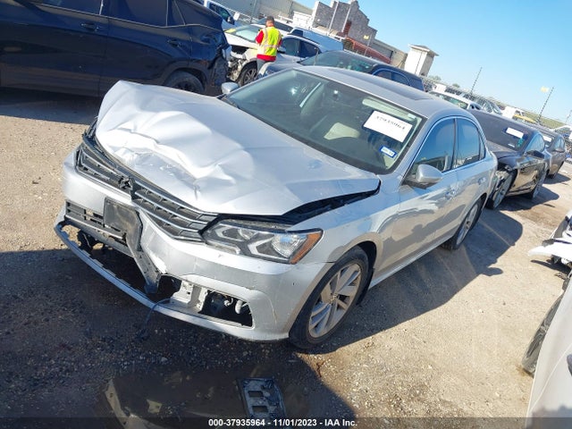 1VWBA7A39JC028786 Volkswagen Passat 2.0t Se